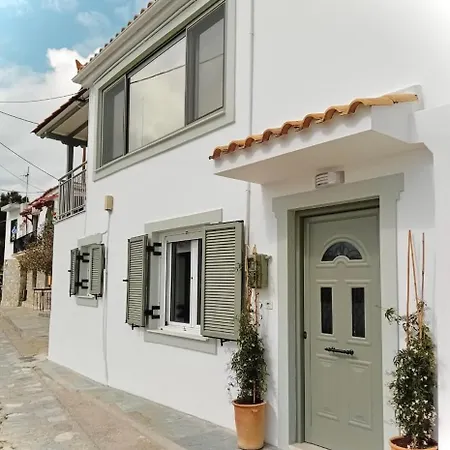 Aerie House 2 Bedroom 2 Bathroom With Sea View Holiday home *