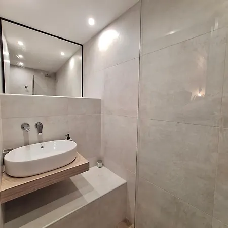 Aerie House 2 Bedroom 2 Bathroom With Sea View Holiday home
